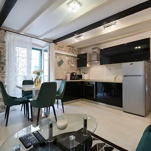  Apartment Stone