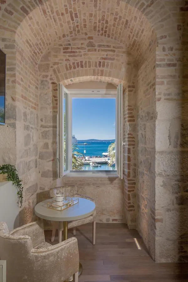 Riva Palace Split Guest house